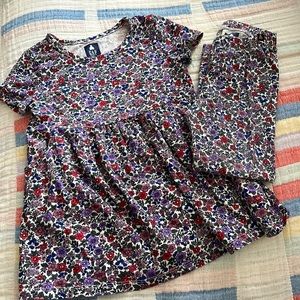 Gap dress and legging set. Great condition. Size 3T.